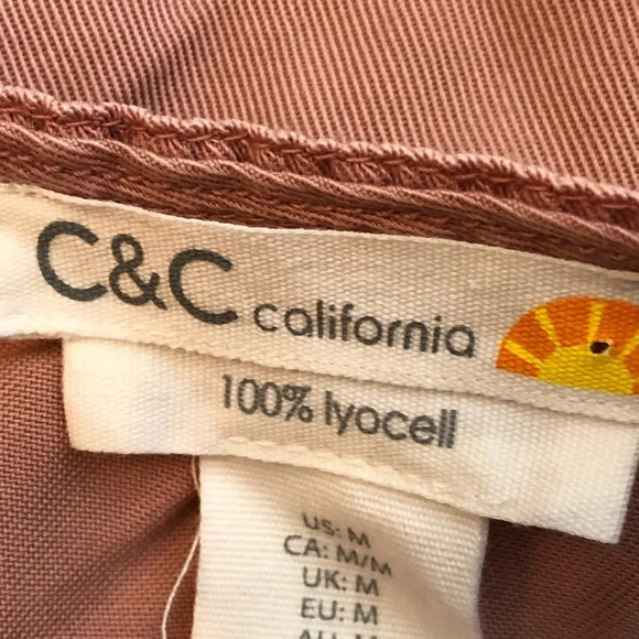 C&C California Valentines Day Pink Button Back Date Night Sleeveless Blouse - Picture 6 of 7